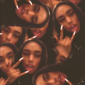 Meet your Posher, Anaidys